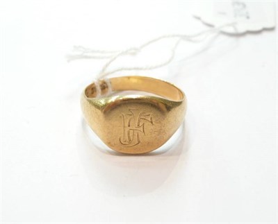 Lot 83 - An 18ct gold signet ring