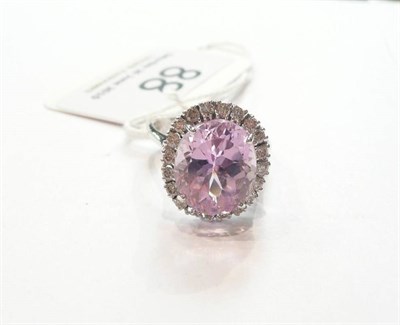 Lot 88 - A 14ct white gold kunzite and diamond cluster ring