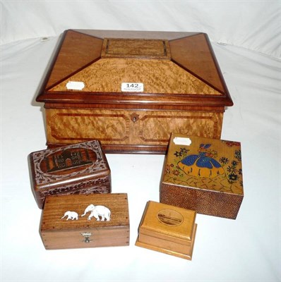 Lot 142 - A jewellery box and four other small boxes