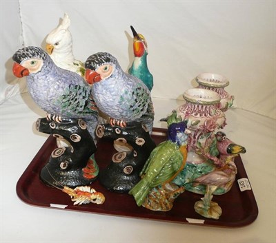 Lot 143 - Tray of bird groups including Italian pottery birds and a lobster