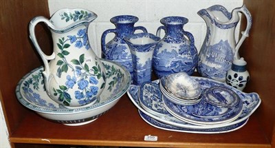 Lot 250 - A shelf of assorted blue and white pottery