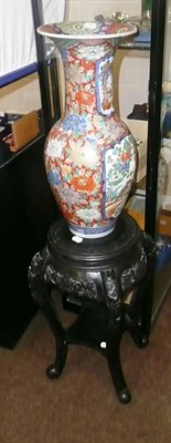 Lot 418 - Japanese Imari vase and stand