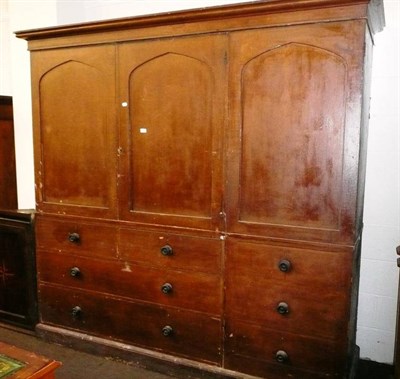 Lot 526 - Large Victorian pine linen press