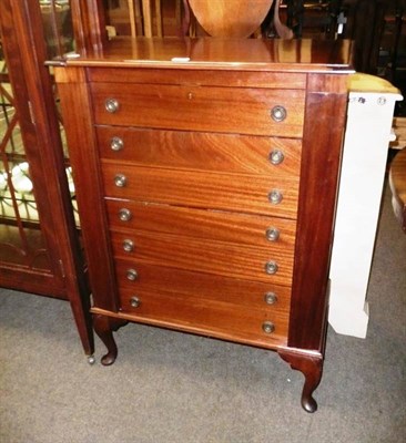 Lot 564 - Mahogany gentleman's dressing chest