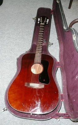 Lot 1076 - A Guild D25M Acoustic Guitar, serial number 15518G, with mahogany back, sides and neck,...