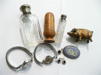 Lot 49 - Pig' cigar cutter, two watches, jewellery, etc