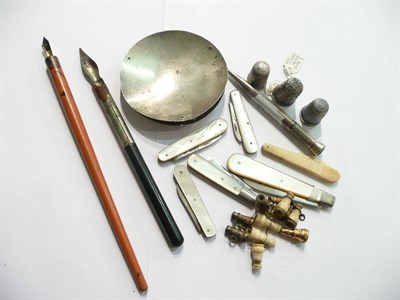 Lot 96 - Silver thimbles, silver balance pans, fruit knives, Mabie Todd gold plated pen etc