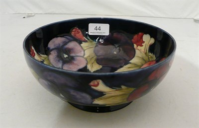 Lot 44 - A Moorcroft pansy decorated bowl