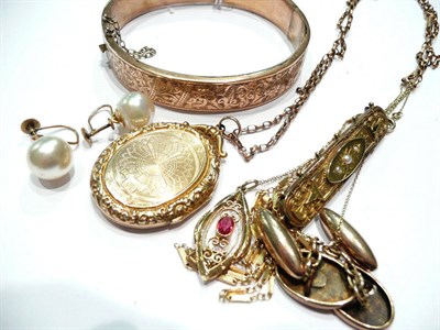 Lot 195 - A 9ct gold pearl set brooch, bangle, necklaces, etc