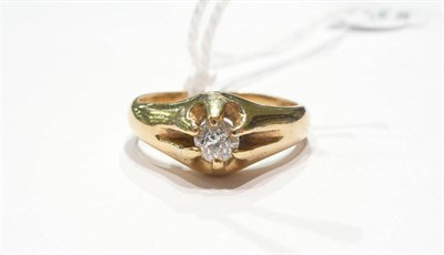 Lot 216 - An 18ct gold diamond-set ring