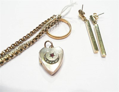 Lot 237 - A 22ct gold wedding band, a fancy 9ct gold necklace, a seed pearl set locket, a necklace and a pair