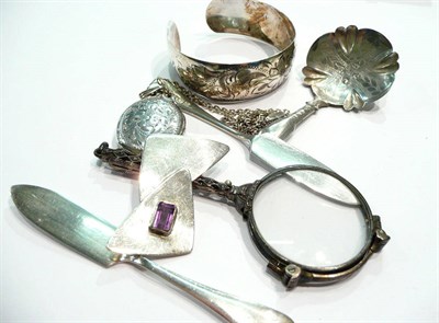 Lot 343 - Silver caddy spoon, silver bangle, brooch, locket and chain, pair of '935' standard lorgnettes etc