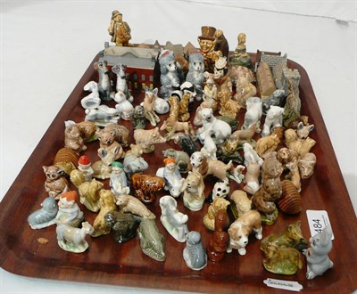 Lot 484 - Tray of assorted Wade figures, houses etc