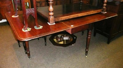 Lot 598 - Late Georgian drop-leaf dining table