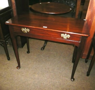 Lot 631 - Mahogany single drawer side table