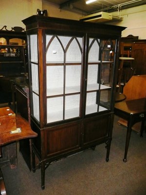 Lot 632 - Mahogany china cabinet