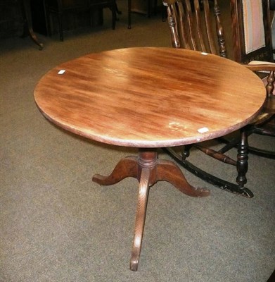 Lot 643 - Oak and mahogany Georgian pedestal table