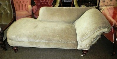 Lot 656 - Victorian chaise longue