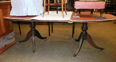 Lot 672 - Mahogany pedestal dining table