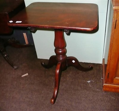 Lot 712 - Small Georgian mahogany square-top pedestal table