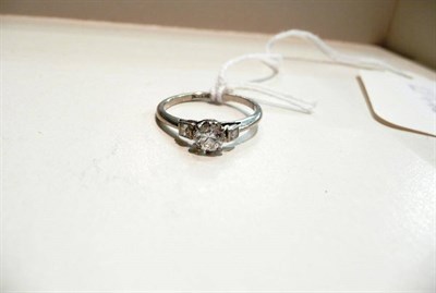 Lot 68 - A platinum set diamond solitaire ring