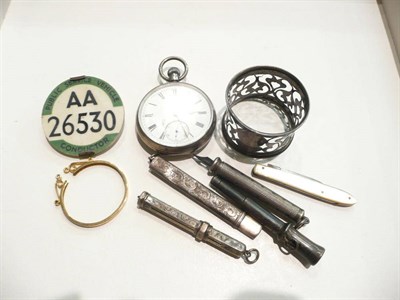 Lot 78 - Silver cased pocket watch, small silver and a conductor's badge