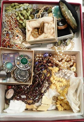 Lot 173 - Quantity of costume jewellery
