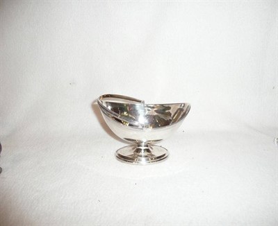 Lot 217 - A small Georgian silver basket