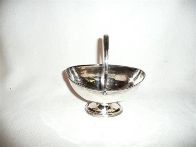 Lot 222 - A Georgian silver basket