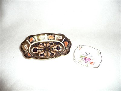 Lot 225 - Royal Crown Derby Imari dish and flower posies dish