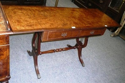 Lot 494 - Reproduction walnut sofa table