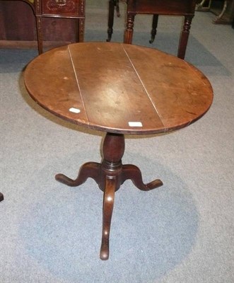 Lot 504 - Oak tripod table