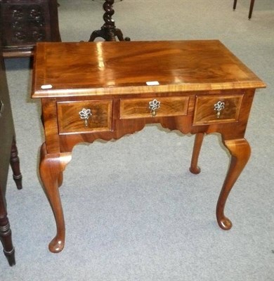 Lot 540 - Reproduction walnut lowboy