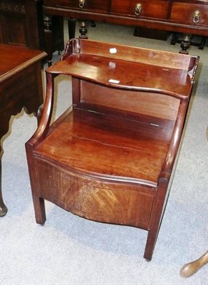 Lot 543 - 19th century mahogany commode