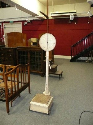 Lot 616 - Salter's cream painted cast iron weighing machine