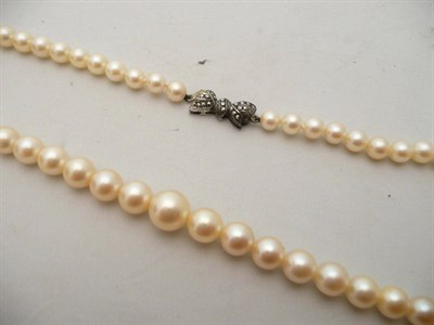 Lot 77 - A cultured pearl necklace