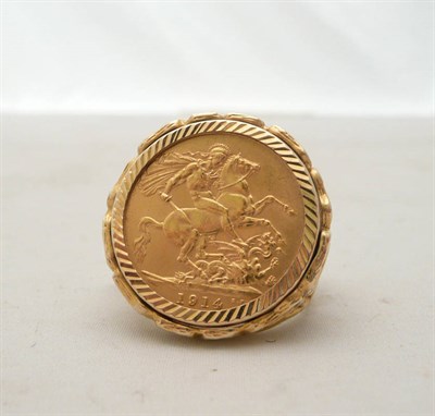 Lot 81 - Gold sovereign ring