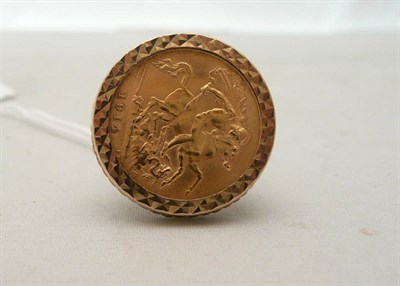 Lot 94 - A 1914 sovereign ring