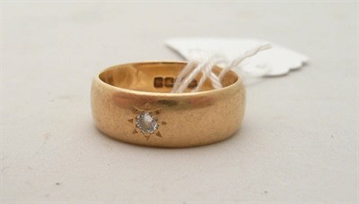 Lot 99 - 18ct gold diamond-set ring