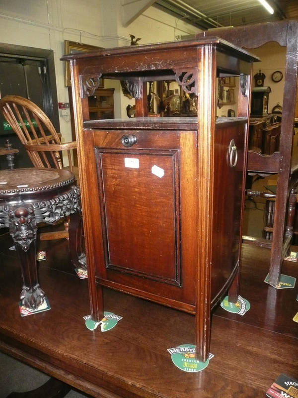 Lot 586 - Mahogany coal purdonium