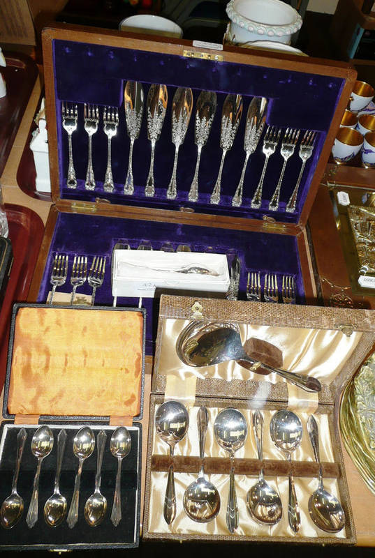 Lot 42 - A cased set of plated fish knives and forks, six silver teaspoons, plated fruit spoons and...