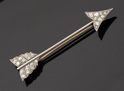 Lot 346 - A Diamond Arrow Brooch Pin, the arrow point and quiver set with old cut diamonds in white...