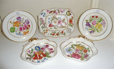 Lot 101 - An English Porcelain Seventeen Piece Floral Dessert Service, circa 1825, painted with diverse...