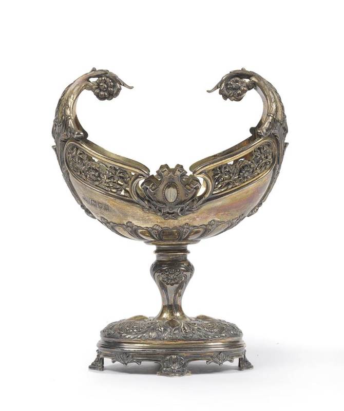 Lot 242 - A George V Silver Gilt Pedestal Cup, Mappin