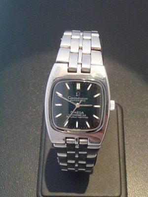 Lot 334 - A Lady's Stainless Steel Automatic Centre Seconds Wristwatch, signed Omega, Constellation,...