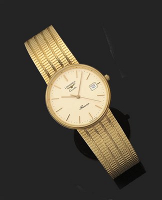 Lot 356 - A 9ct Gold Centre Seconds Calendar Quartz Wristwatch, signed Longines, Resence, circa 1980,...