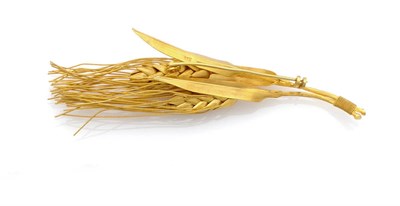 Lot 568 - A Barley Form Brooch, two ears of barley intricately modelled, and tied at the base, measures 9.8cm