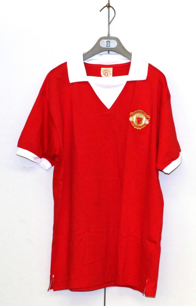 Lot 3034 - Manchester United Football Club Signed Retro Shirt 'All The Best, Best Wished, George Best' 7