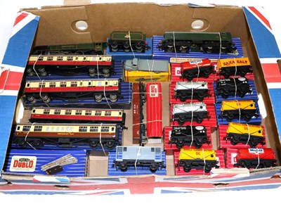 Lot 3226 - Hornby Dublo 2/3-Rail Locomotives And Rolling Stock L30 1,000bhp Diesel-Electric locomotive...