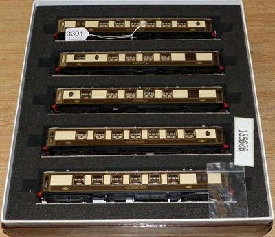 Lot 3301 - ** Golden Age Models (Made By F C Models -Korea) OO Gauge A Set Of Five Pullman Coaches brown/cream